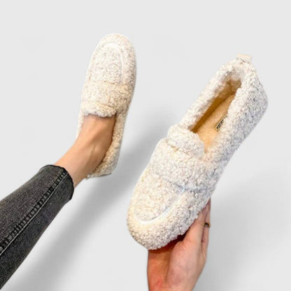 Emilia | Warm Slippers with Elegant Design