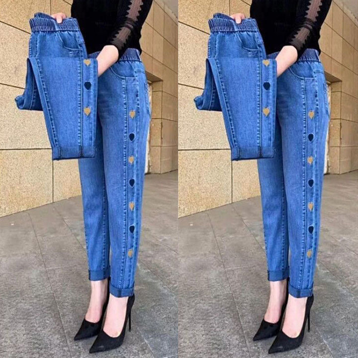 Cassie | Highly Elastic Jeans with Heart Motif Embroidery